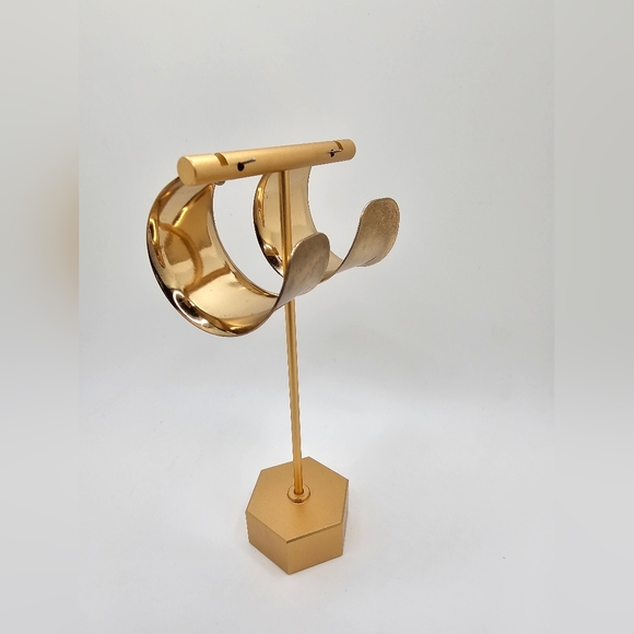 Womens Fashion Gold Tone Wide Hoop Earrings Costume Jewelry - Picture 4 of 15